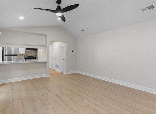 Photo - 2215 Post Rd Unit 4ID4.92