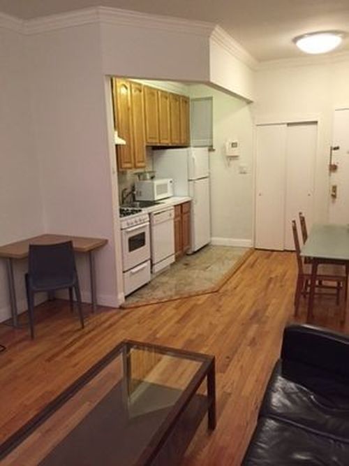 Photo - 428 E 77th St Apartamento