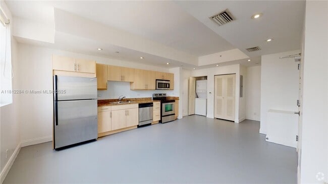 Building Photo - 111 E Flagler St Unit 810 Rental