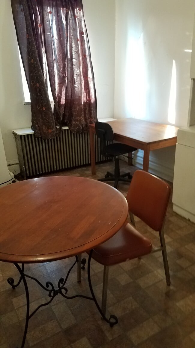 kitchen - 368 Atwood St Unit 3