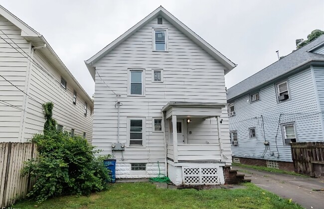 Photo - 10310 Adelaide Ave Unidad 2 Upstairs