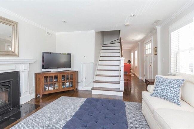 Photo - 622 E 2nd St Unit 622