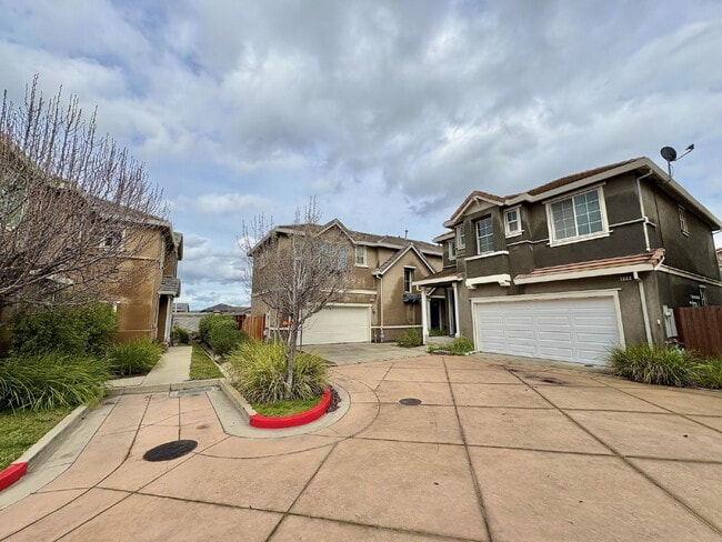 Photo - Spacious 4BR / 2.5BA Home in Prime Pittsburgh CA Location