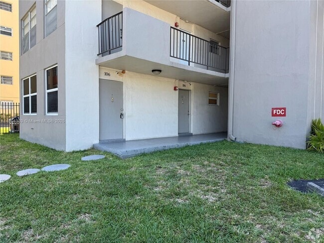 Building Photo - 16450 Miami Dr Unit 106 Rental