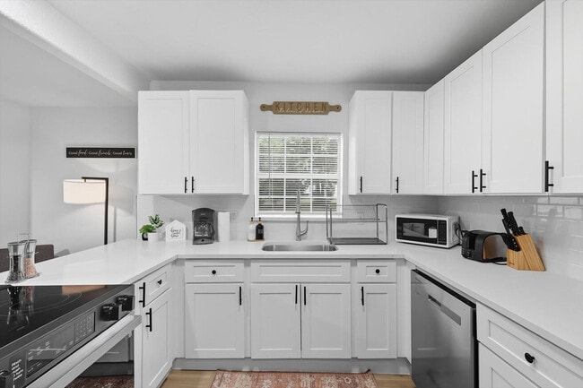 Photo - 327 W Texas St Unit ID1309041P