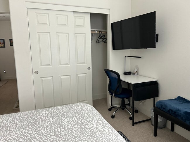 Photo - 5700 Knight Rd