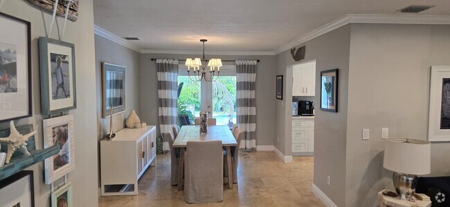 Building Photo - 10270 SW 92nd Ter Rental