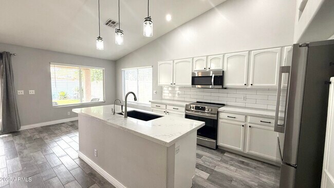 Photo - 151 W Shamrock St