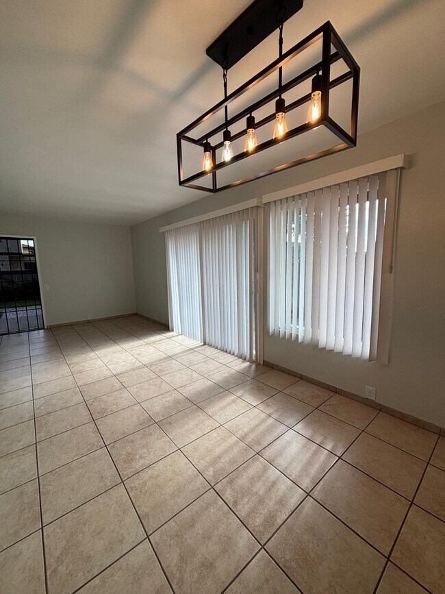 Photo - 1729 Regency Wy Unidad C