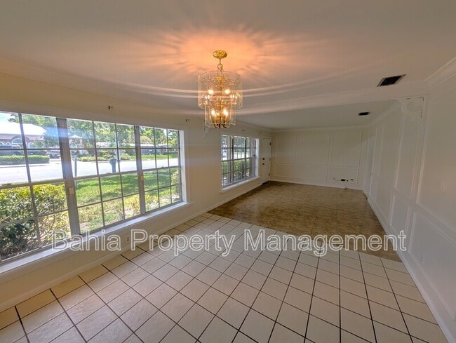 Photo - 808 N Mac Dill Ave