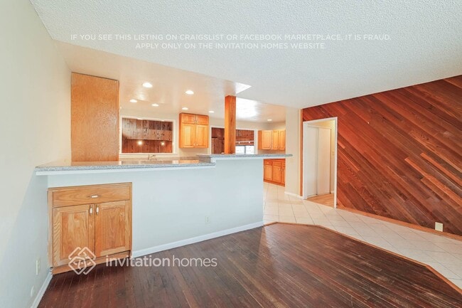 Photo - 1200 W 10th St