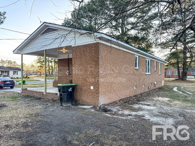 Photo - 530 Hillcrest Ave