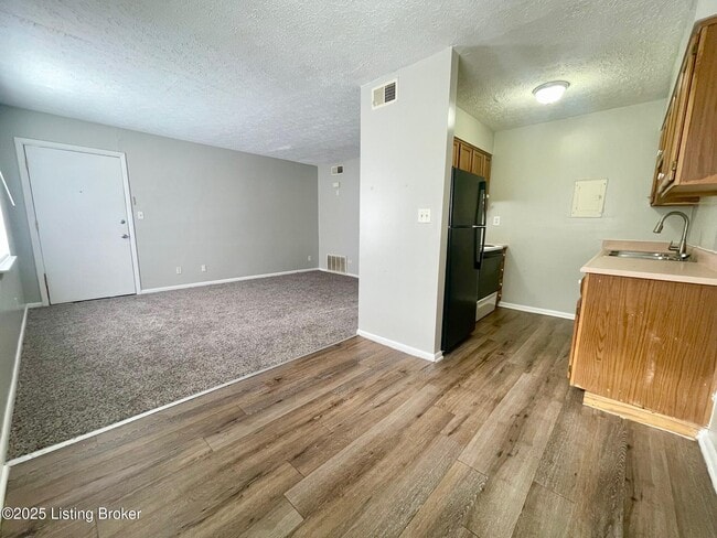 Photo - 1707 Liberty Bell Way Unit 1