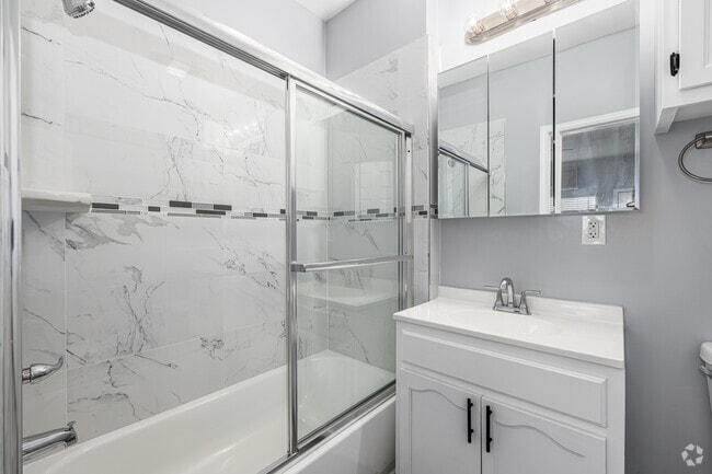 3 habitaciones, 2 baños - 900 pies cuadrados - Segundo baño
