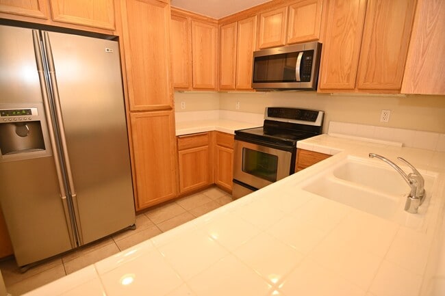 Photo - 1390 Saddle Rack St