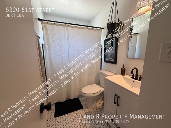Photo - 5320 61st St