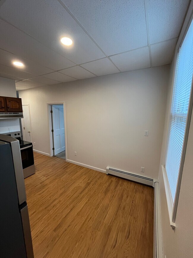 Photo - 66 Weld St Unit 1