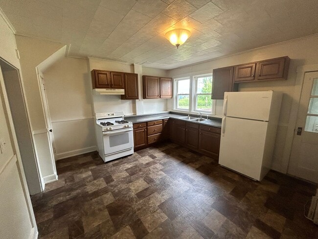 Photo - 1673 W 15th St