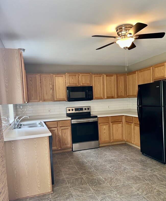 Building Photo - 147 Laurie St Unit 147 Laurie St