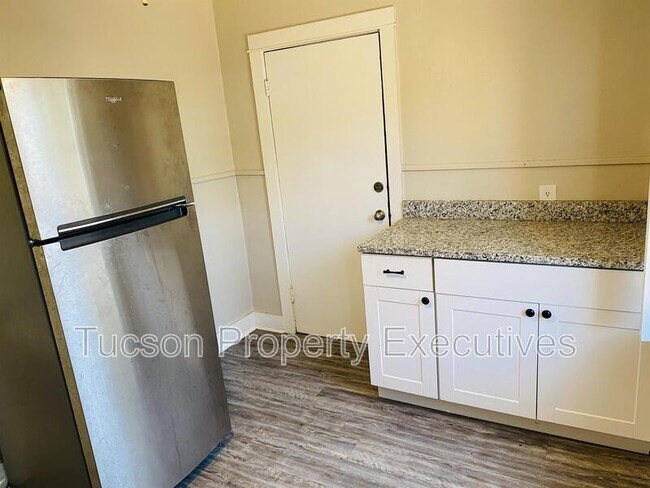 Photo - 2632 N Stone Ave