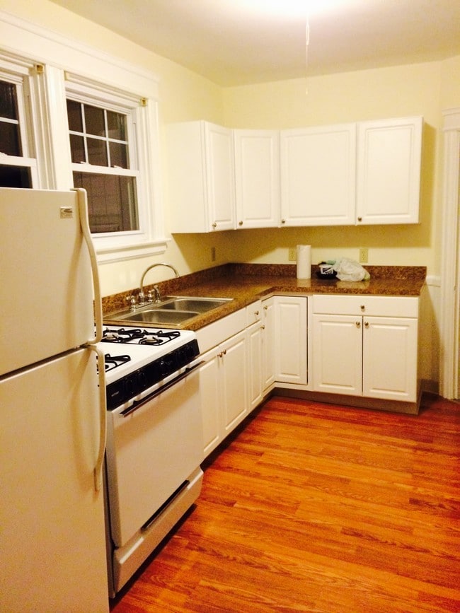 128 Elton St Unit 4