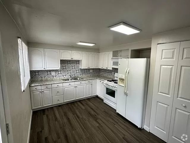 Building Photo - 7225 W 20th Ave Rental