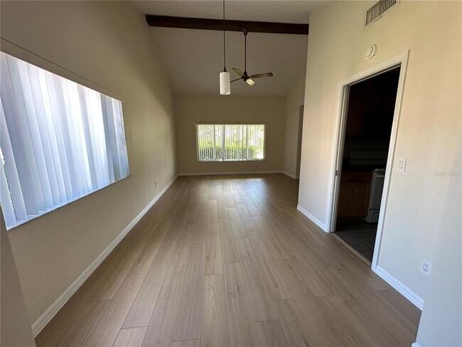 Photo - 852 Woodside Rd