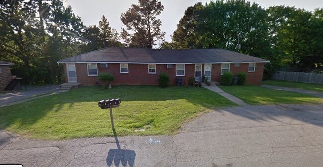 Building Photo - 408 Martha Ln Unit C