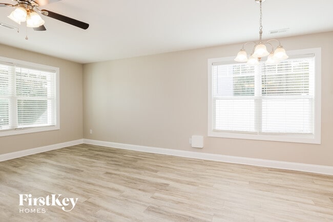 Photo - 80 Alpha Ct SW