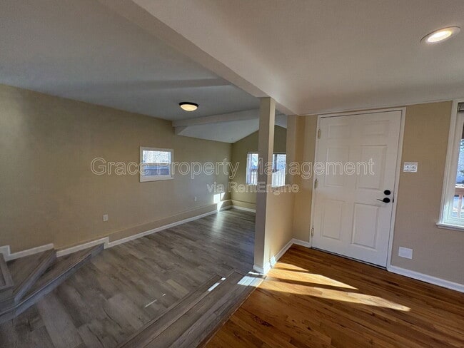 Photo - 4925 Clay St