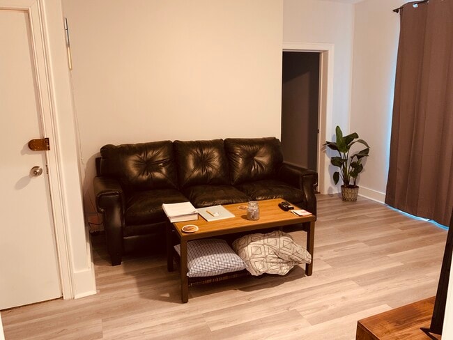 Photo - 23 Pratt St Unit 1