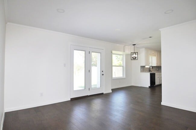 Photo - 132 Navajo Dr