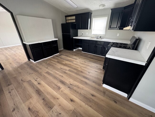 Photo - 2552 Smith Ave