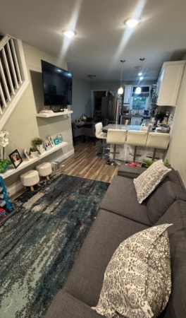 Photo - 956 1/2 Dehart Pl