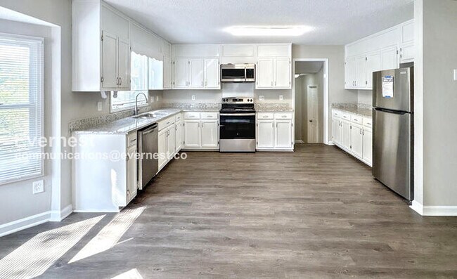 Photo - 2113 Stapp Dr NE