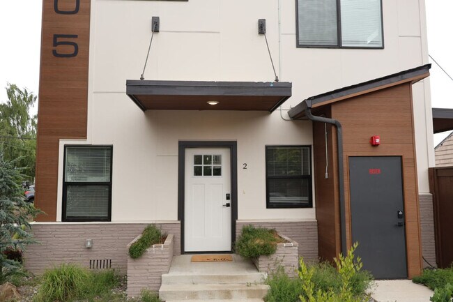 Photo - 204 E 35th St Unidad ID1334340P