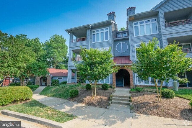 Building Photo - 1140 Lake Heron Dr Unit 2B Rental