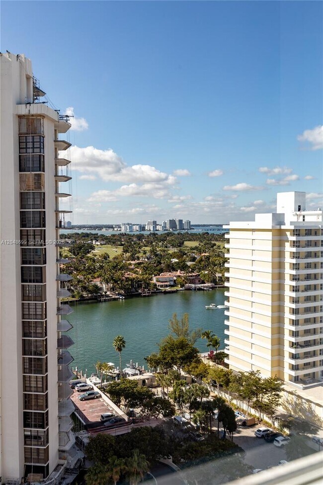 5445 Collins Ave Unidad 1108