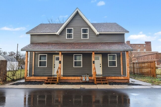 Building Photo - 709 Napier St Unit 1