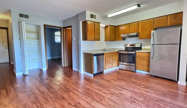 Photo - 3255 Niagara Square