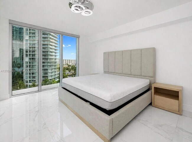 300 Sunny Isles Blvd