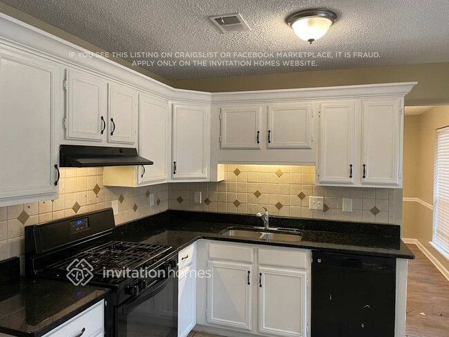 Photo - 1401 Chapel Hill Ln SW