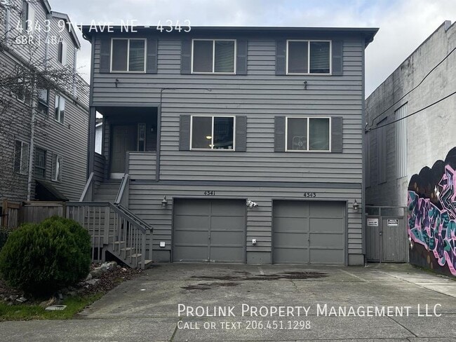 Building Photo - 4343 9th Ave NE Unit 4343