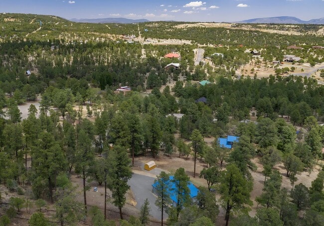 111 Honeydew Ln