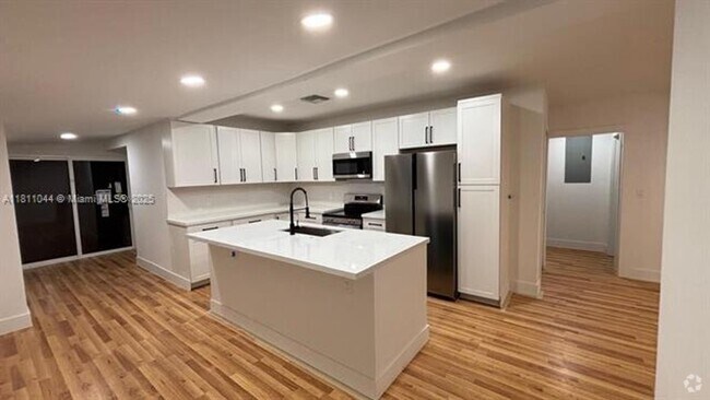 Building Photo - 4147 NW 23rd Ct Unit 4147 NW 23rd Ct  4147 Rental