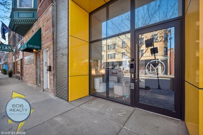 Photo - 3464 N Lincoln Ave Unit 401