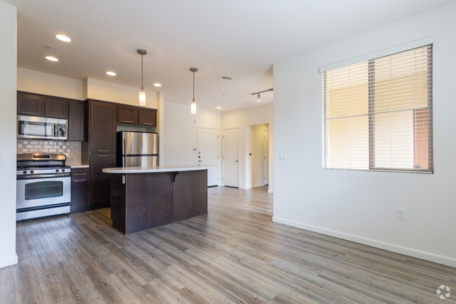 2BR, 2BA - Solstice