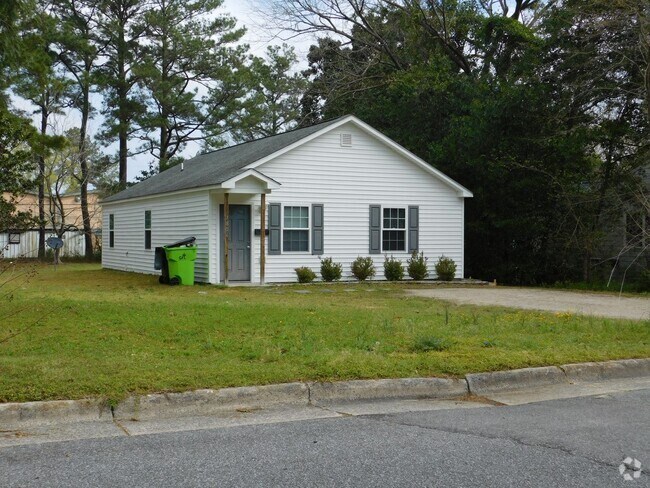 Building Photo - 1804 Tryon Rd Rental