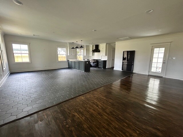 Photo - 681 Davis Lake Rd