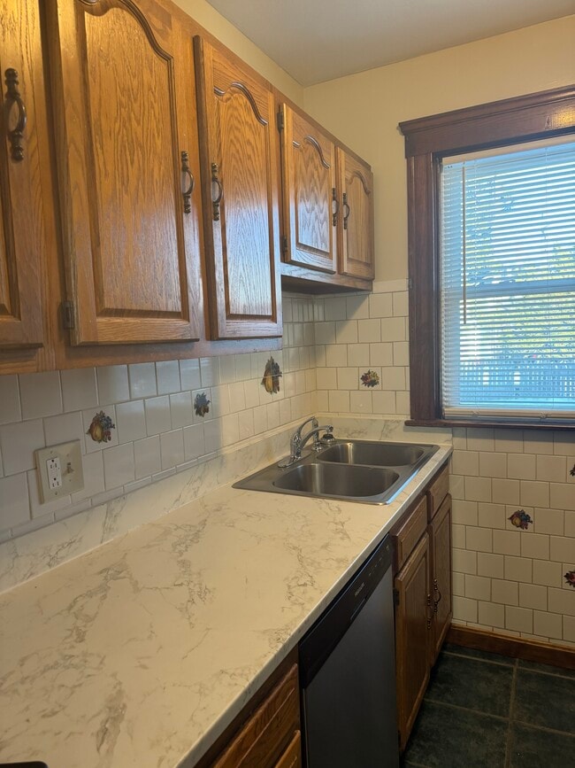 Photo - 29 Willard St